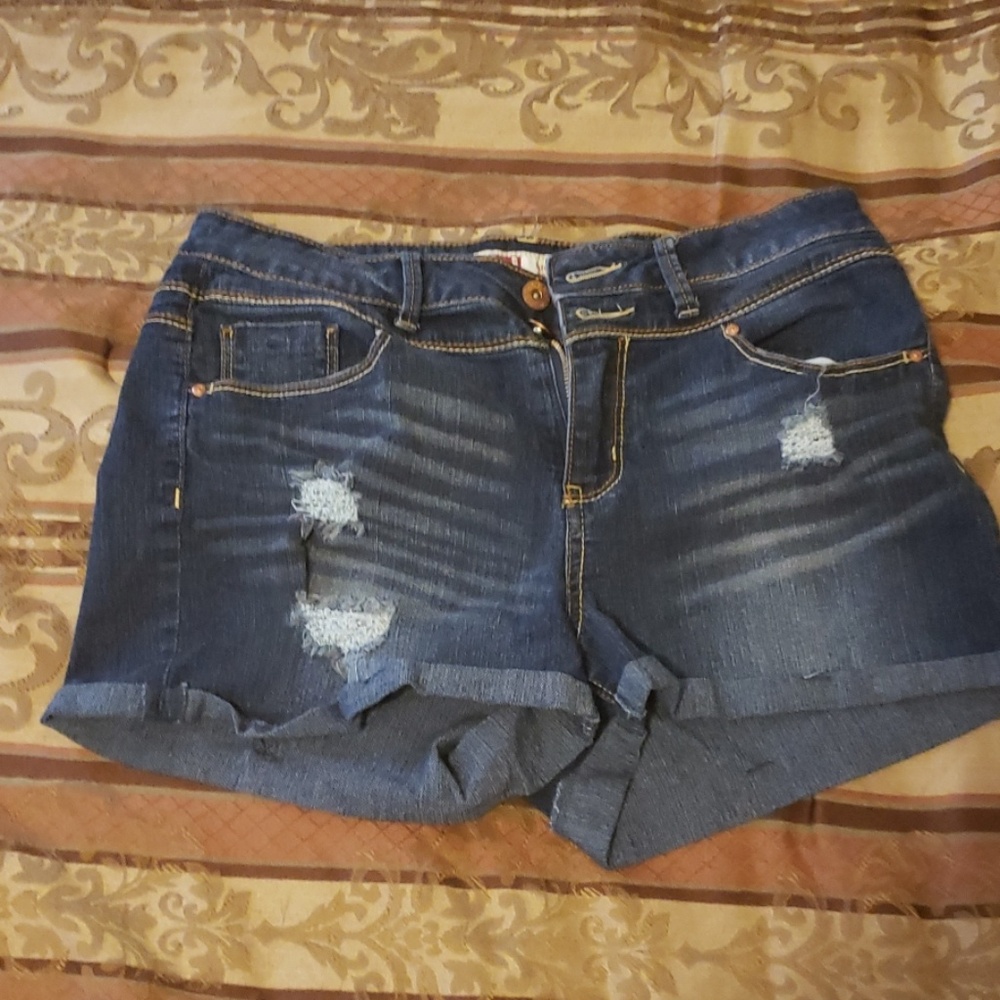 Clothes - Picture 2 of 4